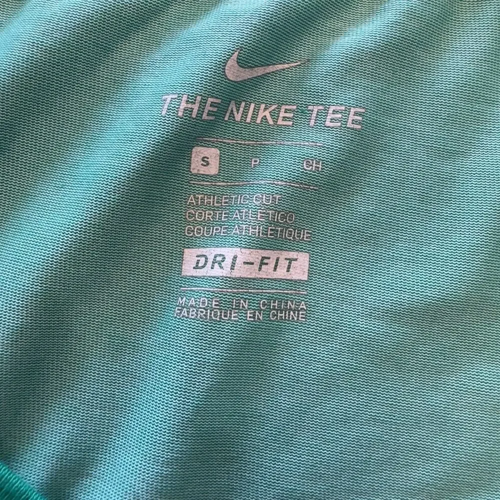 Nike Dri-Fit Women’s Short Sleeve Nike T-Shirt Size‎ Small Green Tee Swish Navy